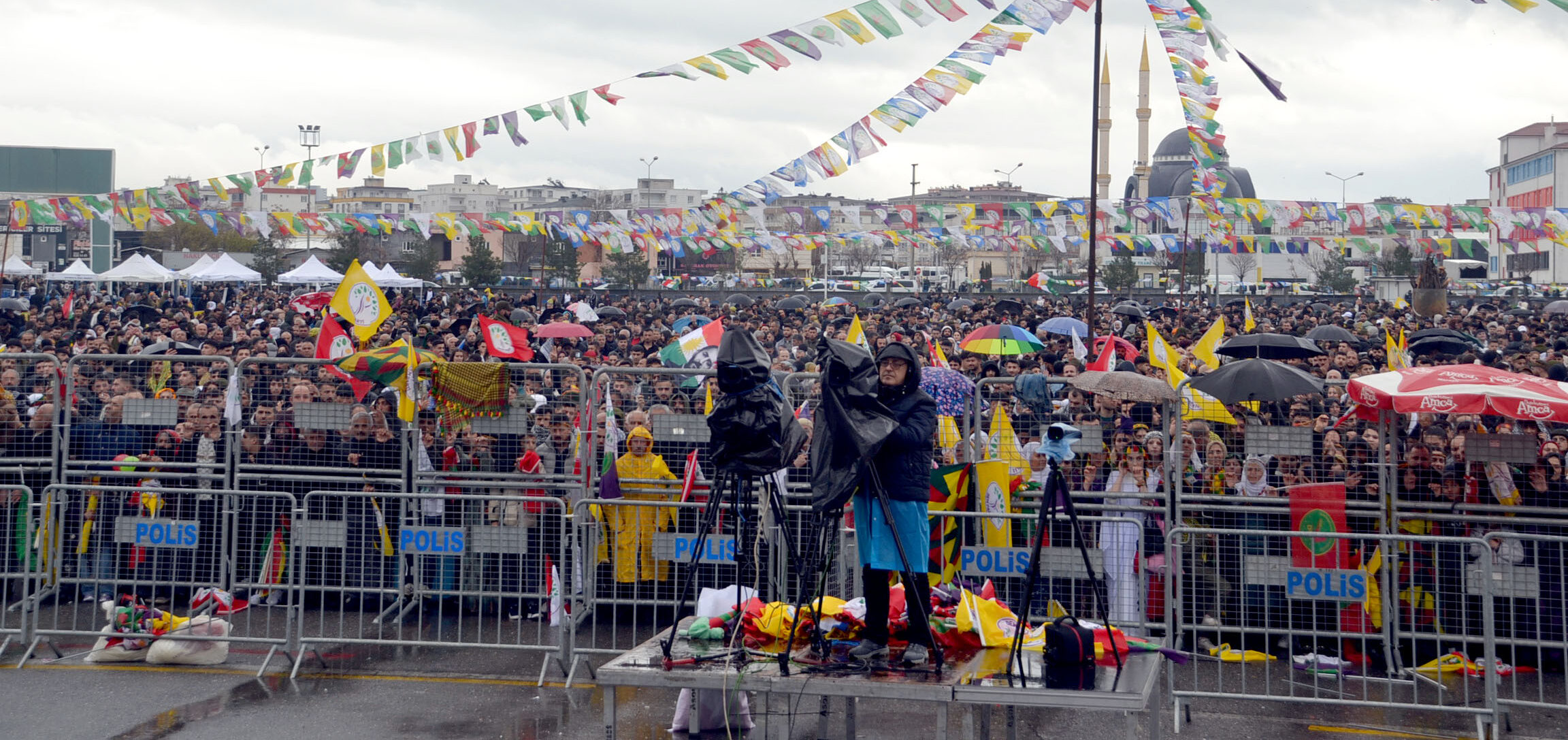 Batman’da Newroz Coşkusu Yağmura Engel Olamadı