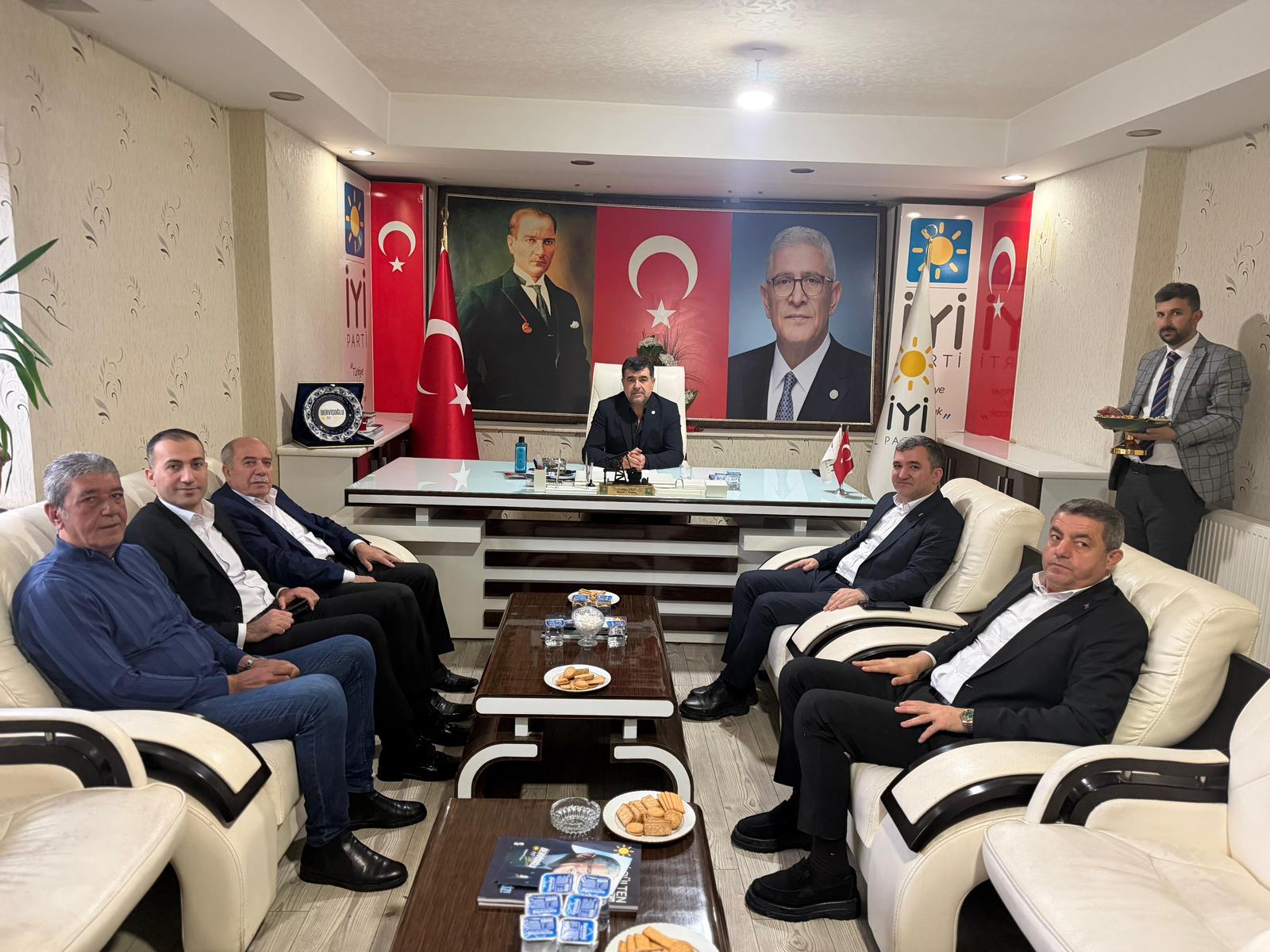 AK Parti’den Batman’da Partiler Arası Bayramlaşma Ziyaretleri