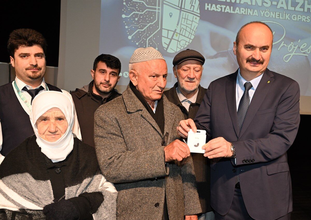 Alzheimer ve Demans Hastalarına Takip Cihazı Desteği