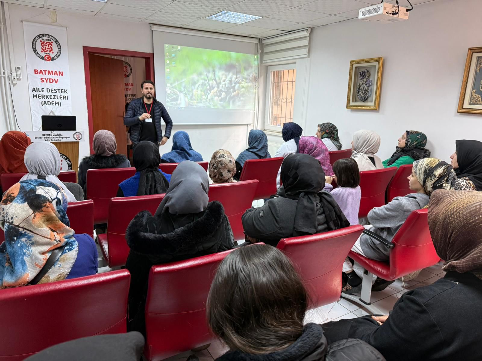 Güneykent ADEM Kursiyerlerine Aile Eğitim Programı Anlatıldı