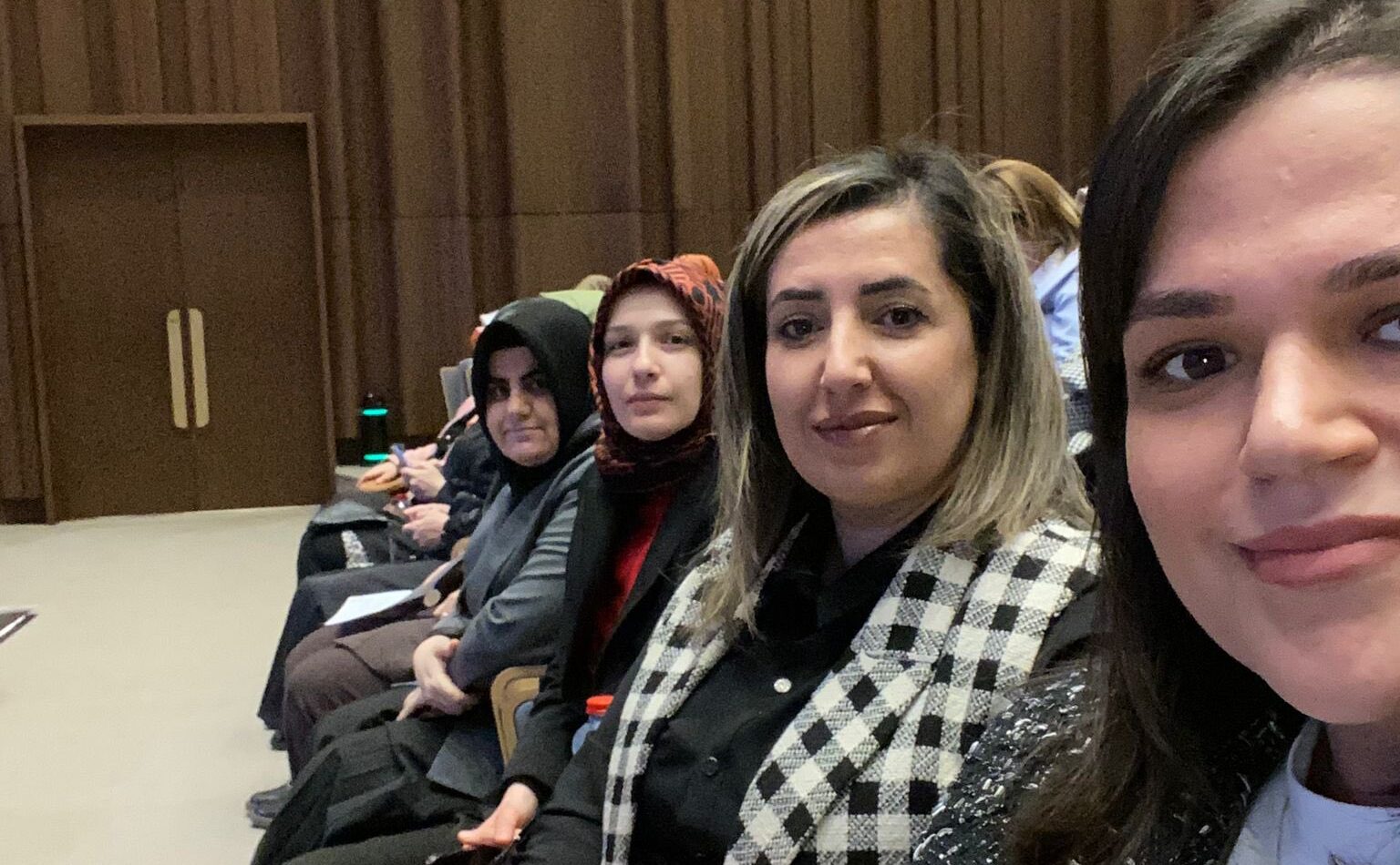 Ak Parti Kadın Kolları Seval Aksoy, 81 İl Kadın Kolları Başkanları Toplantısına Katıldı