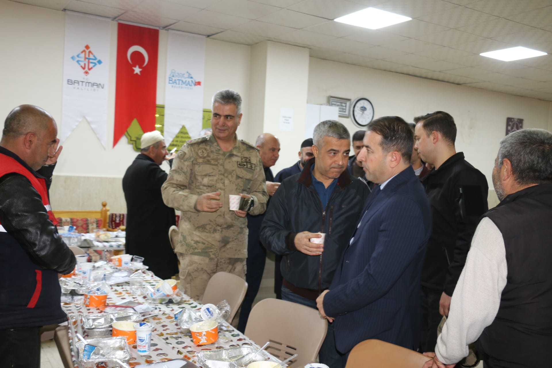 Albay Doğan, Şafak Mahallesi’nde İftar Programına Katıldı
