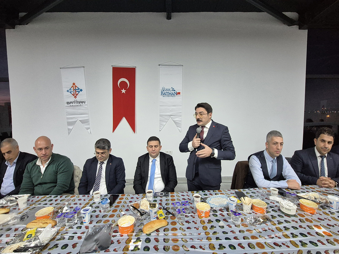 Gençlik STK’ları Ve Batman Petrolspor taraftarları İftarda Buluştu