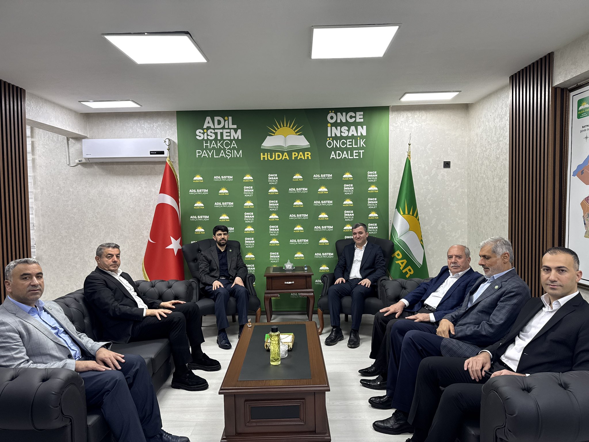 AK Parti Heyetinden HÜDA PAR’a Bayram Ziyareti