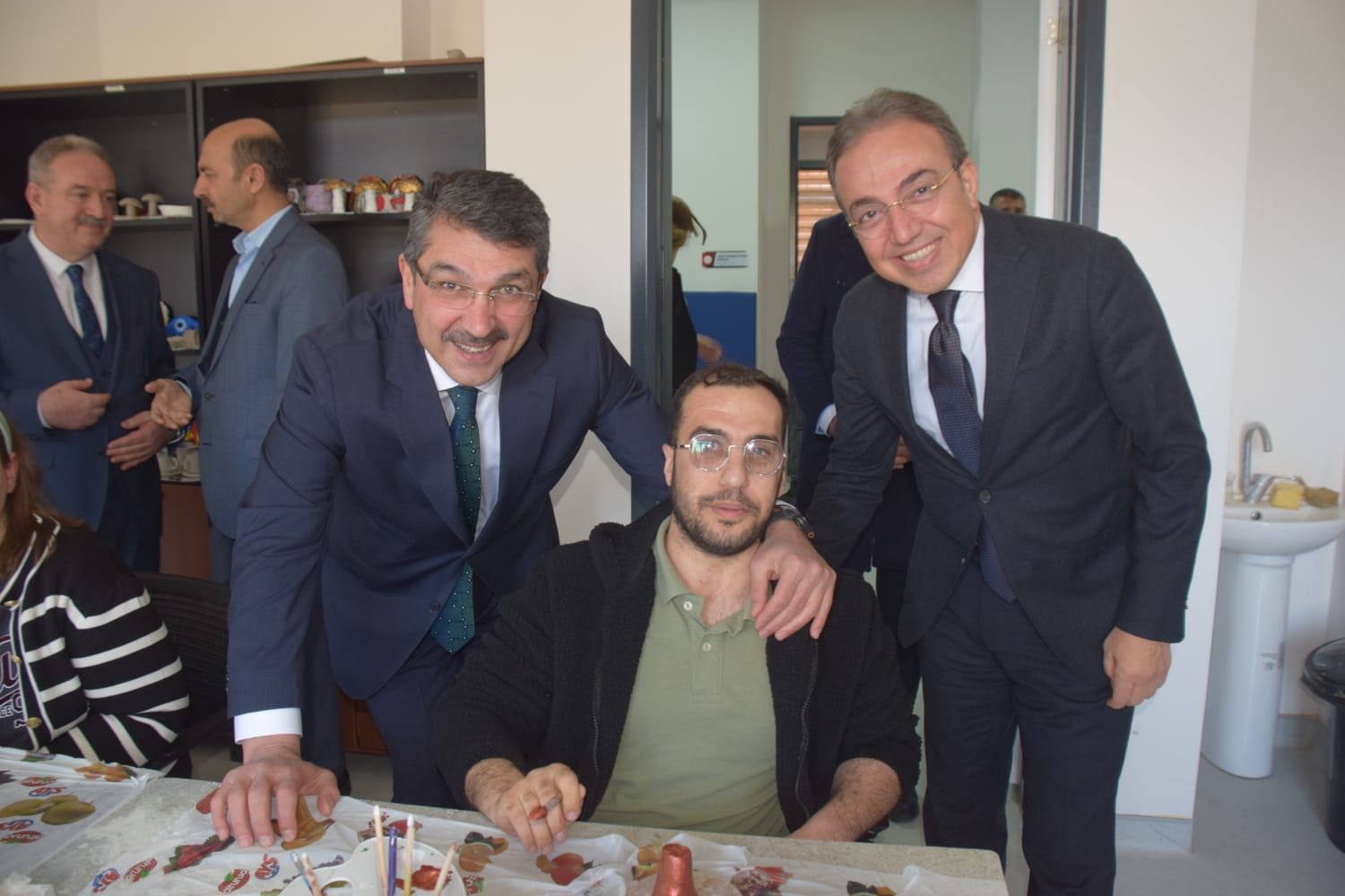 Nasıroğlu Engelli Aktif Yaşam Merkezi’ni ziyaret etti