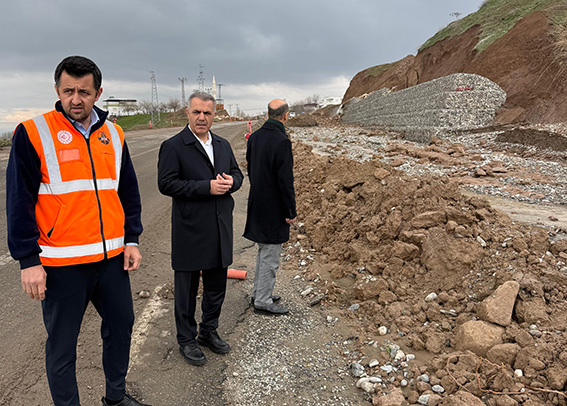 İl Başkanı Hüseyin Şansi Yerinde İnceledi: Silvan Sulama Kanalı’ndaki Hasar Giderildi, Yol Trafiğe Açıldı