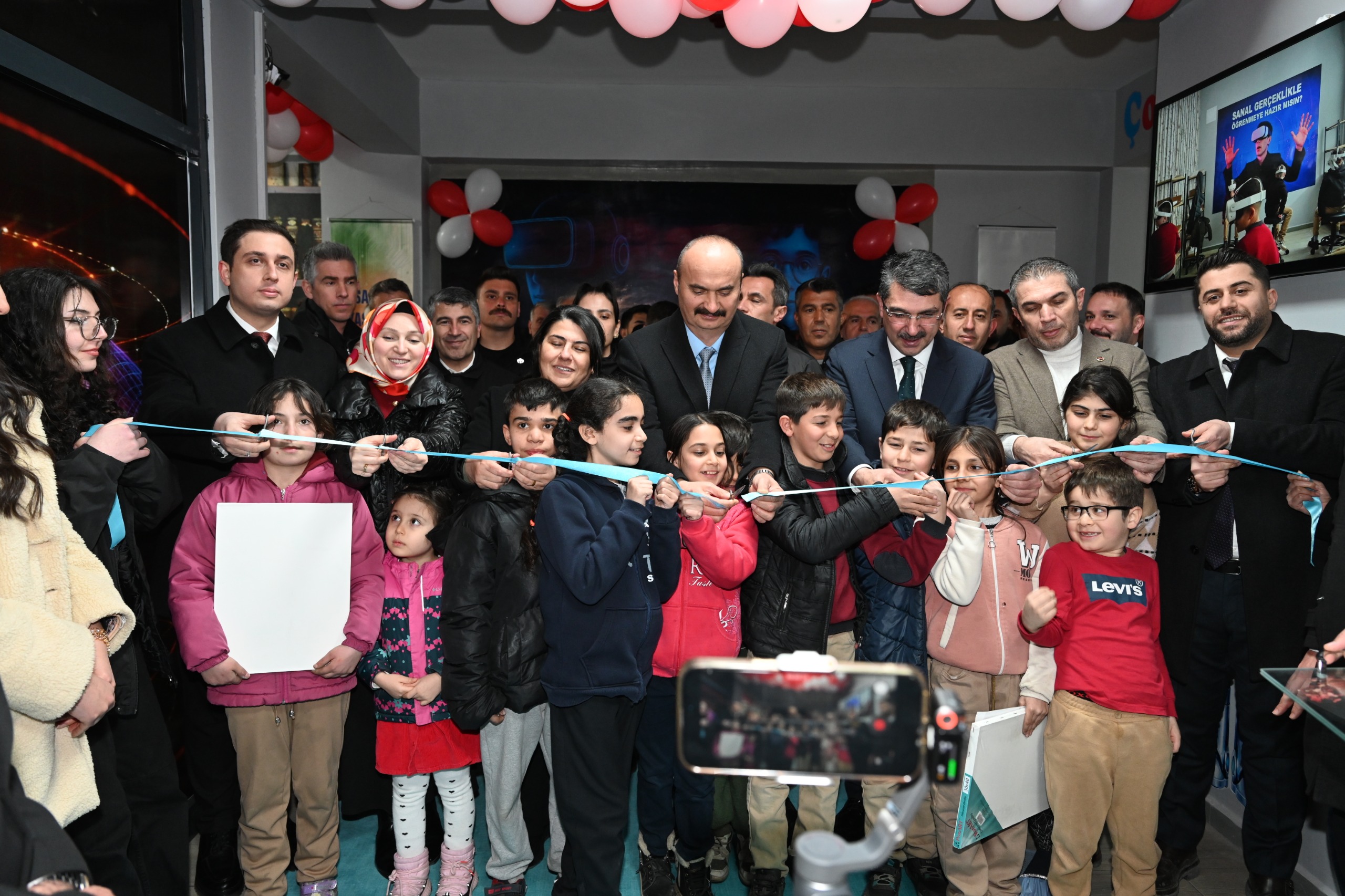 Sason’da “Yaşayan Kütüphane” Hizmete Açıldı