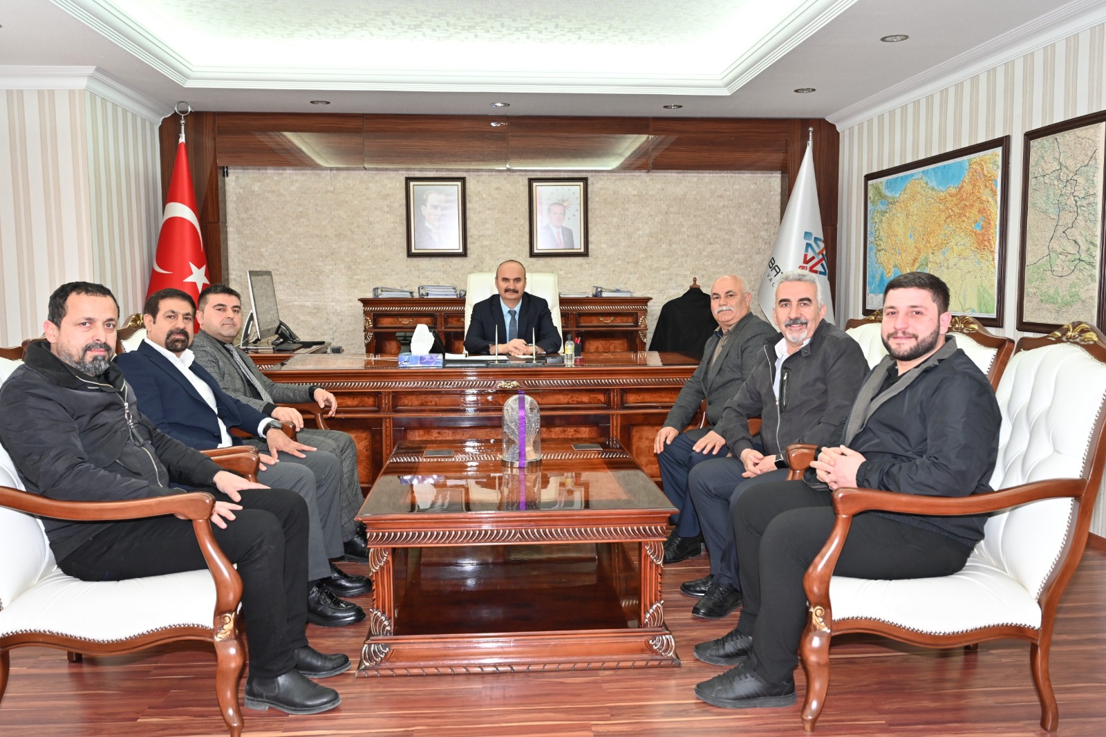 Tımoklular Derneği Yönetimi, Vali Ekrem Canalp’i Ziyaret Etti