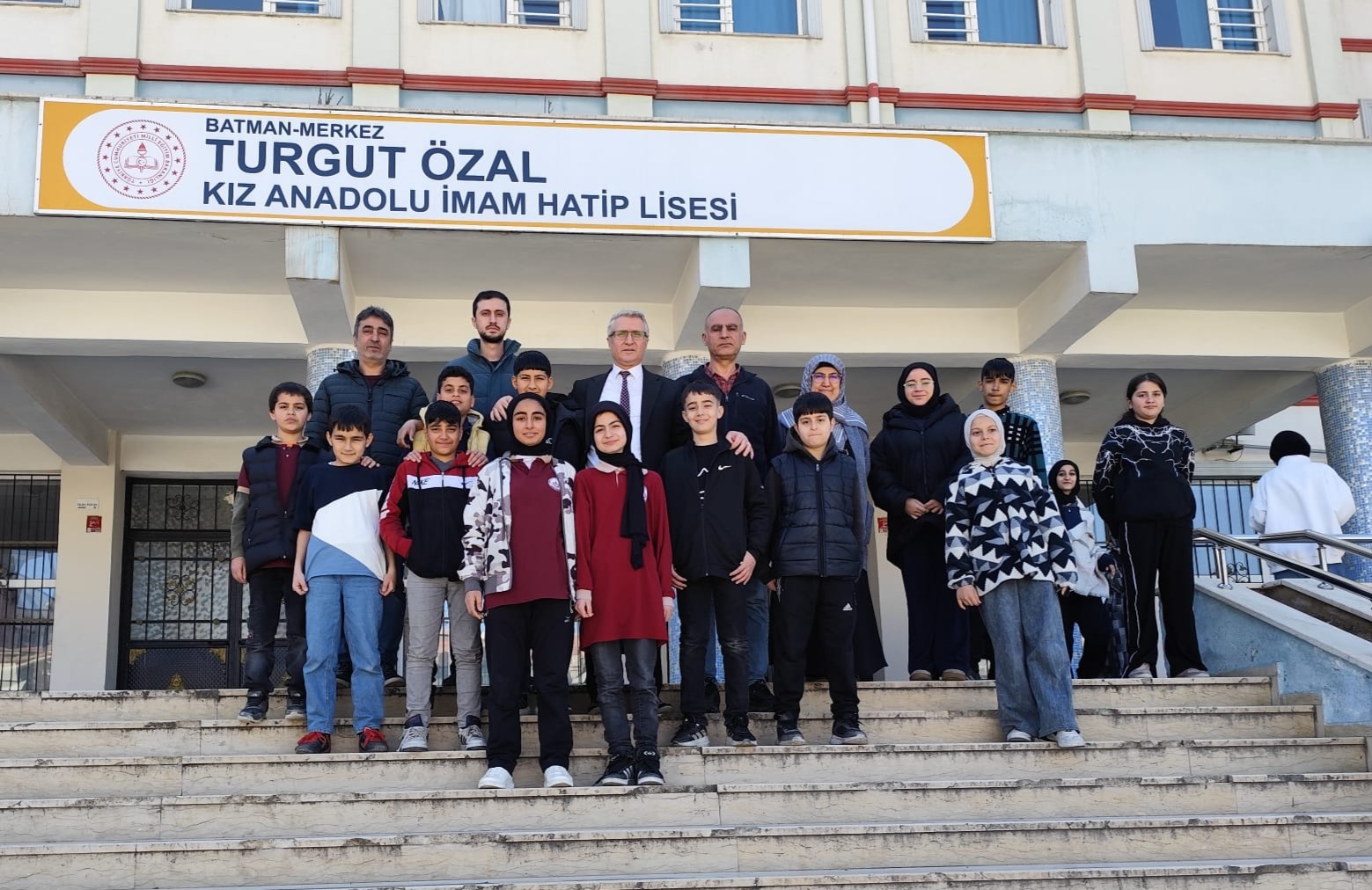 İl Müdürü Ciğer, Turgut Özal Kız Anadolu İmam Hatip Lisesini ziyaret etti