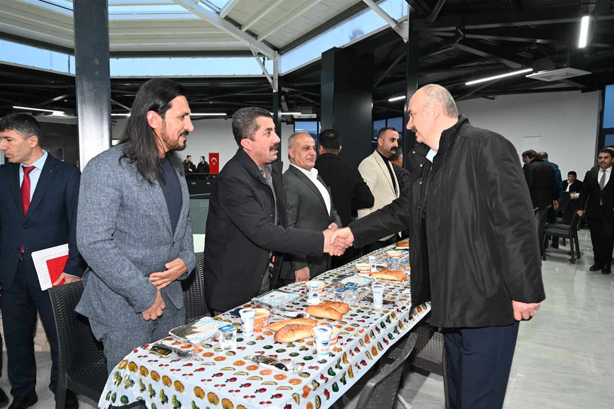 Vali Canalp, Merkez Mahalle ve Köy Muhtarlarını İftarda Ağırladı