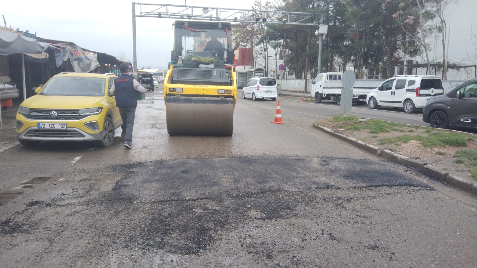 YAĞIŞ ÖNCESİ VE SONRASI BELEDİYE EKİPLERİ SAHADAYDI