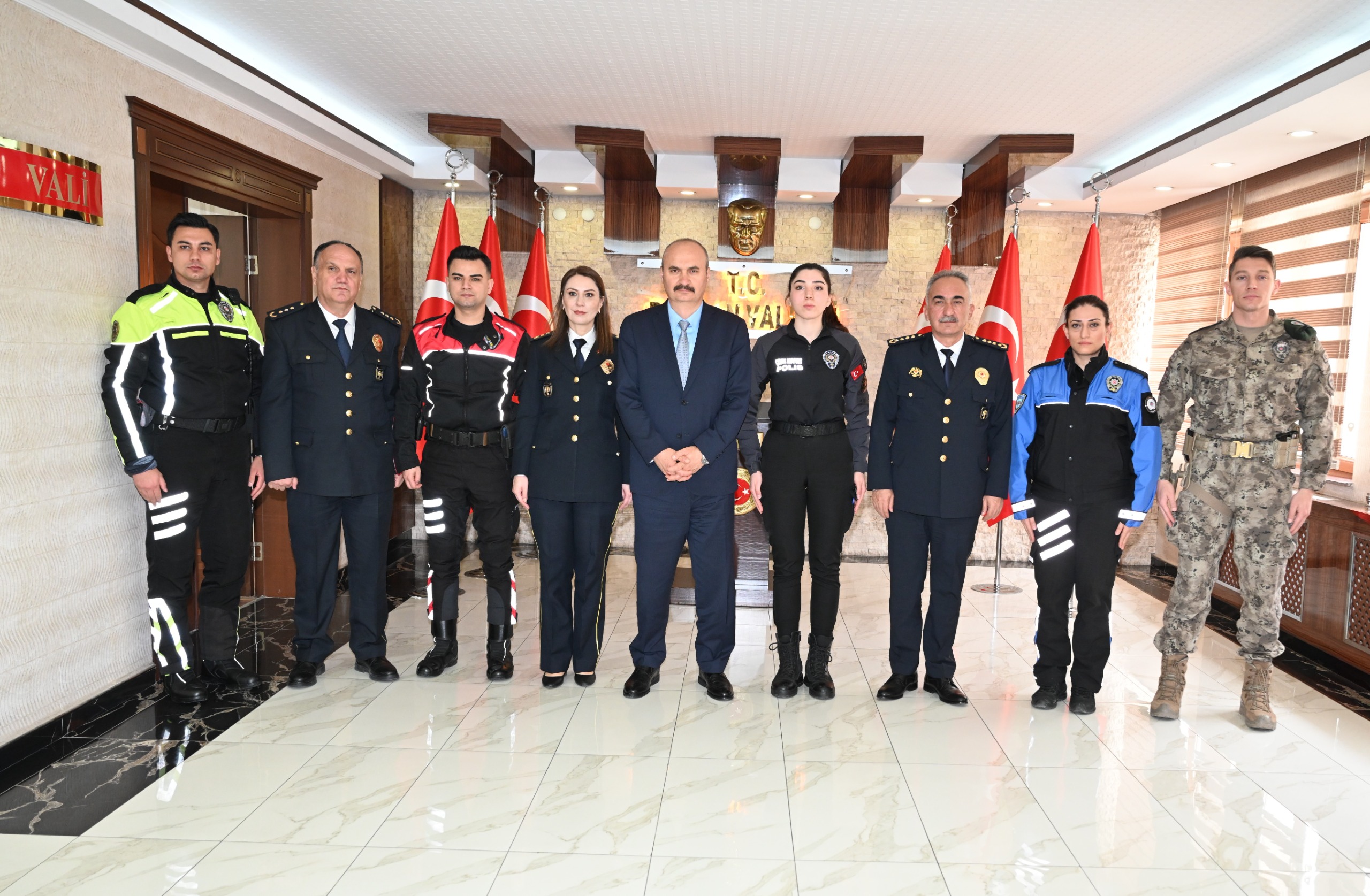 Emniyet Teşkilatından Vali Canalp’a Polis Günü ziyareti