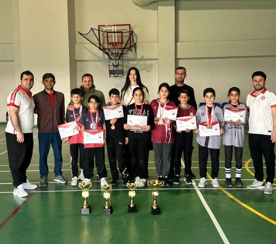 Balpınar Ortaokulu’ndan FloorCurling’de Büyük Başarı
