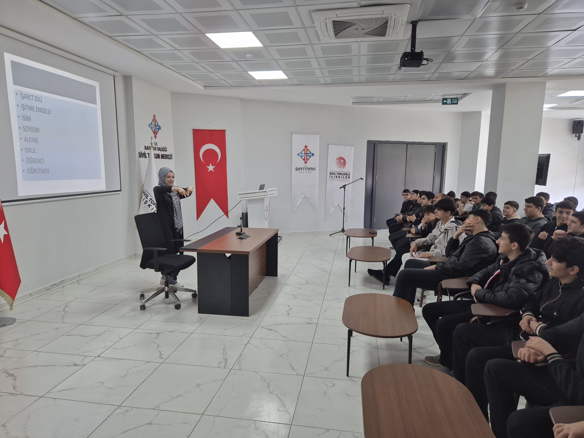 Gençler Sivil Toplumla Buluştu Batman’da Farkındalık Dolu Program