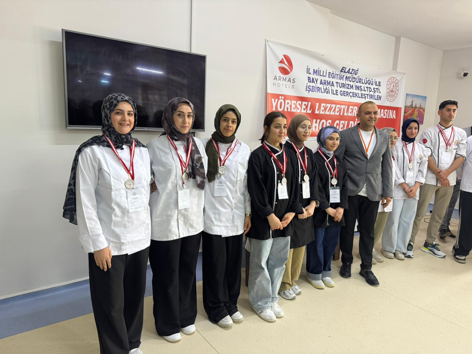 Lise öğrencileri Yöresel Lezzetler Yarışmasında bölge ikincisi oldu