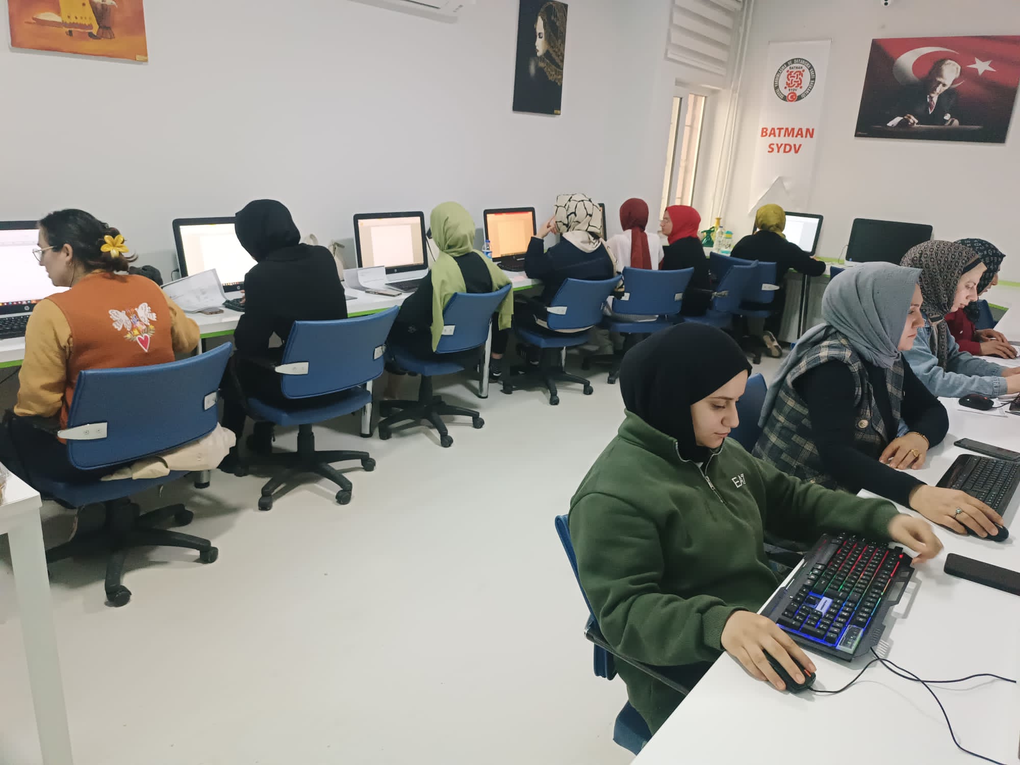 💻 Dijital Dünyanın Kapısını Aralayın: Gelecek Burada Başlıyor!
