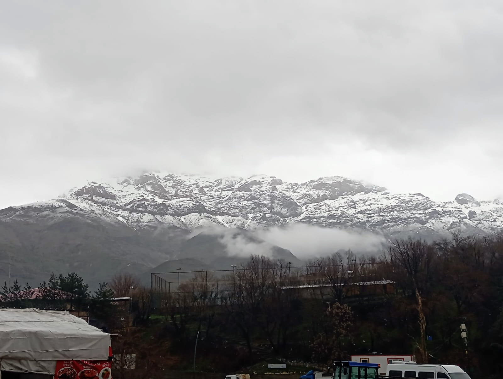 Yüksek kesimlerde kar yağışı etkili oldu