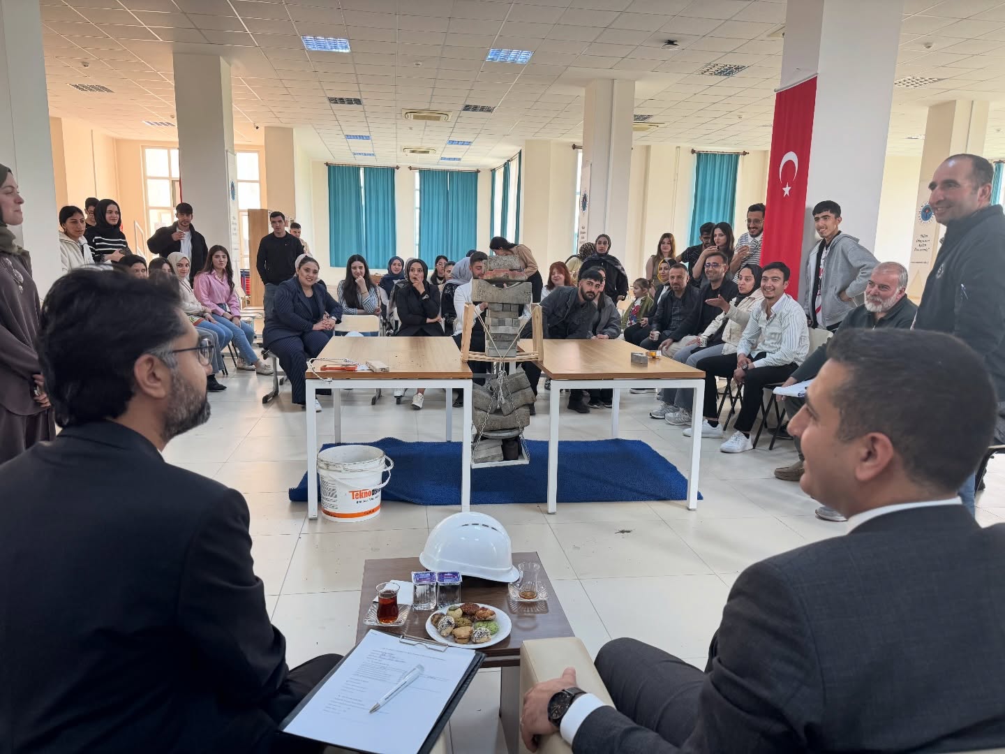 Kozluk MYO’da Ahşap Köprü Yarışması Düzenlendi