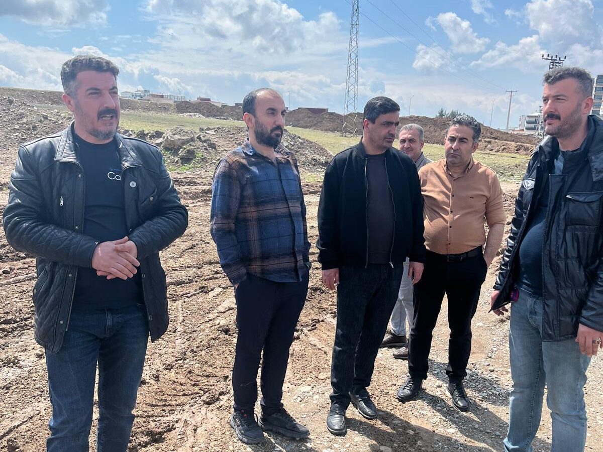 Batman’da yağmur sonrası yollar bozuldu: Tekstil yolunda asfalt talebi