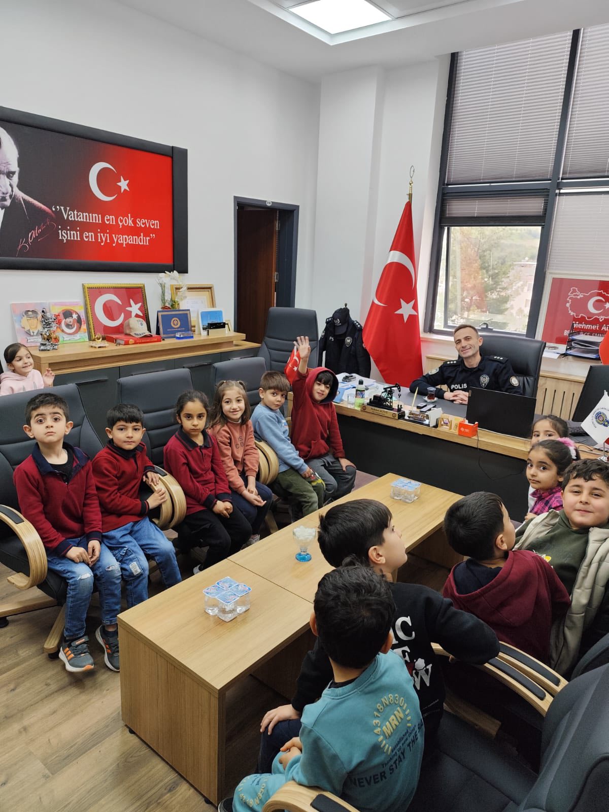 Beşiri’de Öğrencilerden Emniyete anlamlı ziyaret