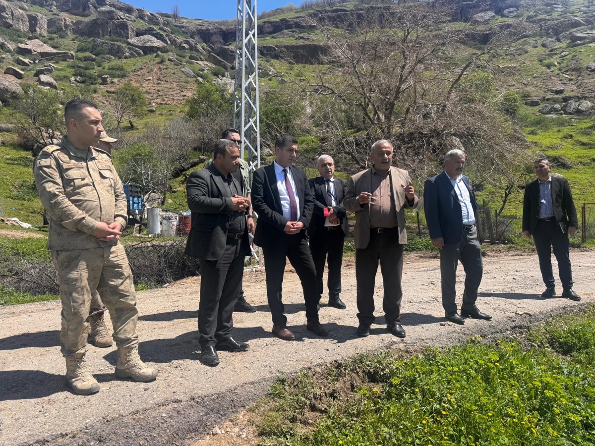 Beybağı Köyü’nde yol çalışmaları yerinde incelendi