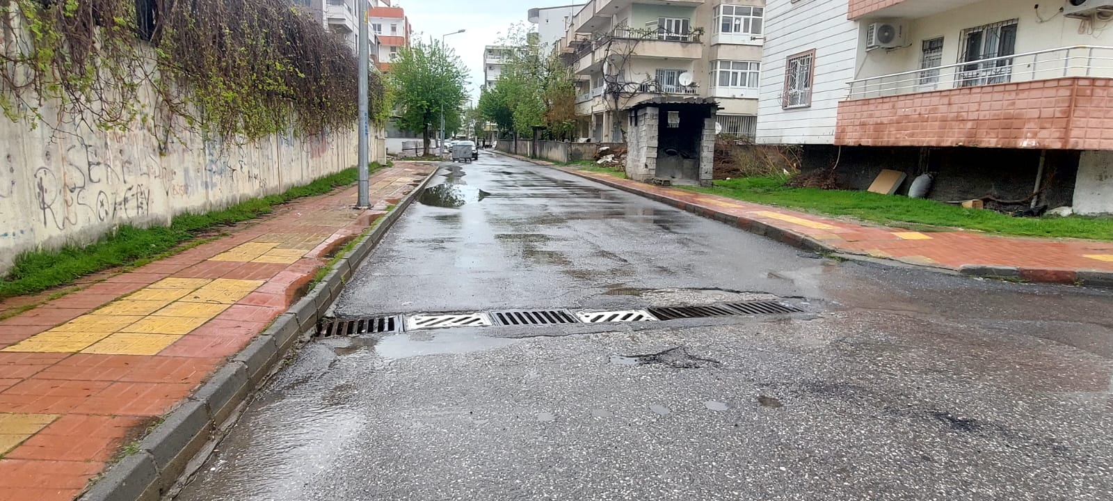 BELEDİYE, ÖĞRENCİ VE ESNAFIN MAĞDURİYET YAŞAMAMASI İÇİN SAHADA