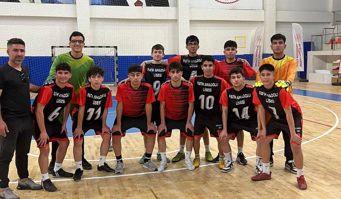 Fatih Anadolu Lisesi Futsalda yarı finalde
