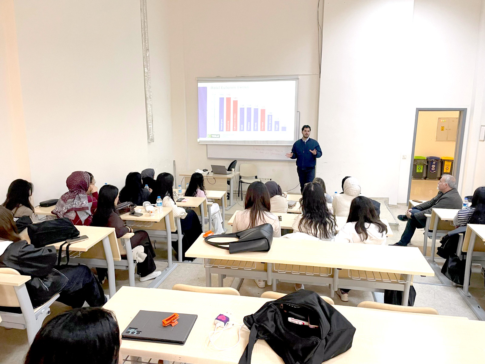 Gençlere “Teknoloji Bağımlılığı” Uyarısı
