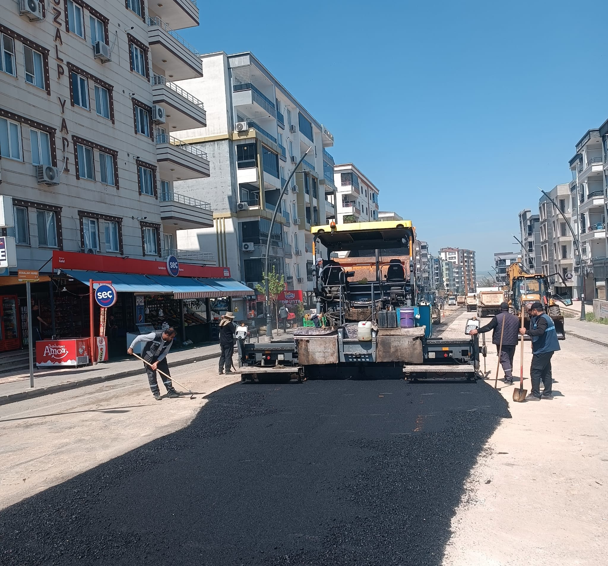 Ataullah Hamidi Caddesine 500 ton asfalt serimi gerçekleştirildi