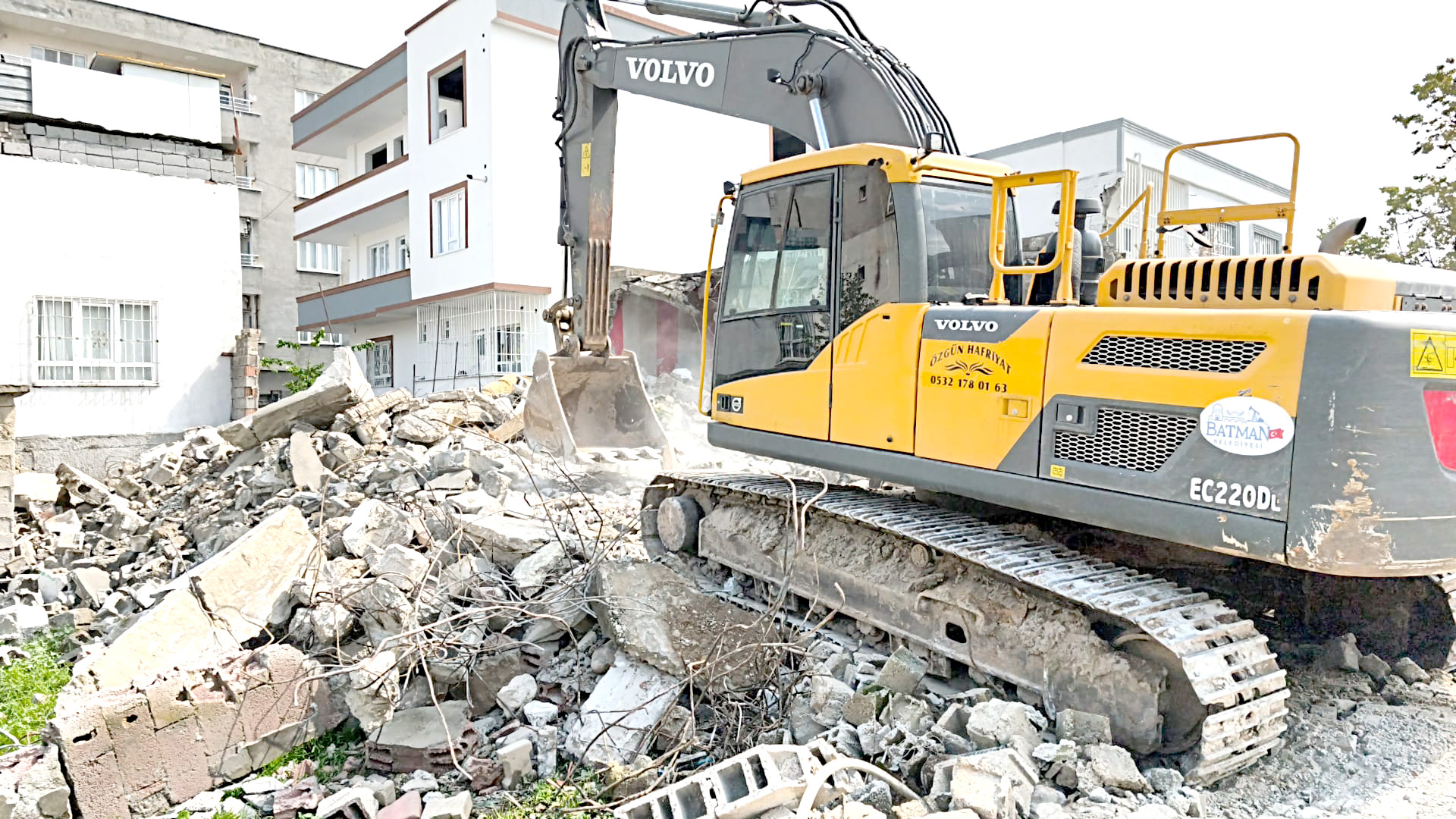 Metruk Yapılar Birer Birer Yıkılıyor
