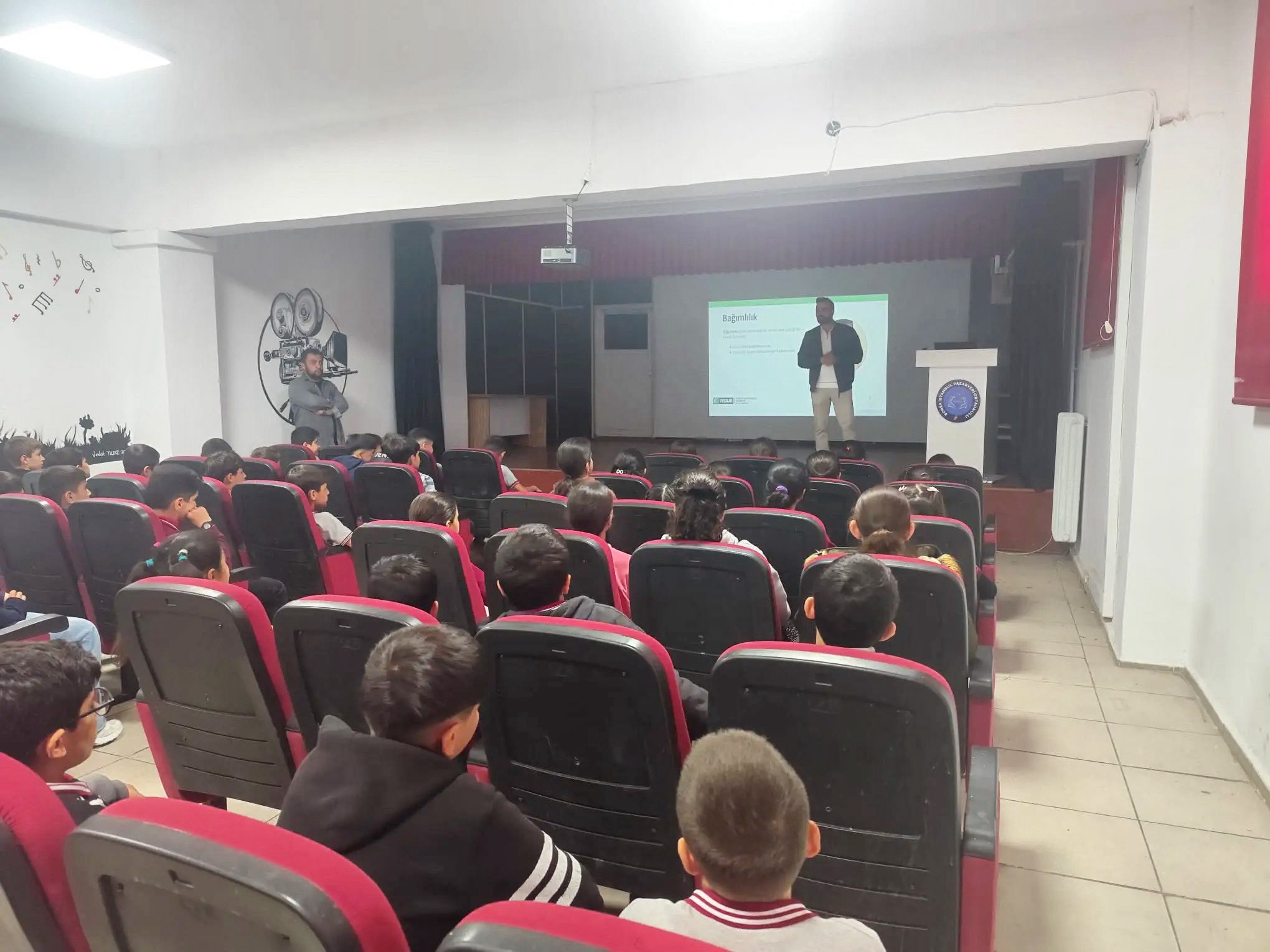 Öğrencilere Teknoloji Bağımlılığına Karşı Bilinçlendirme Eğitimi