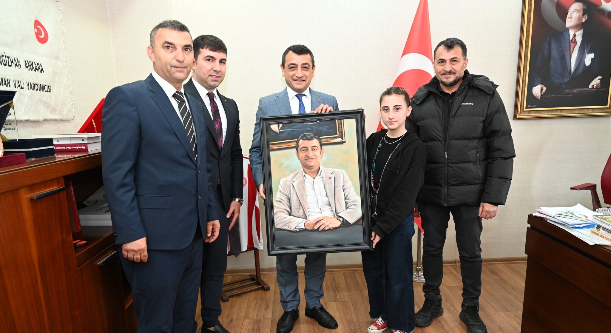 Genç Yetenekten Vali Yardımcısına Anlamlı Hediye