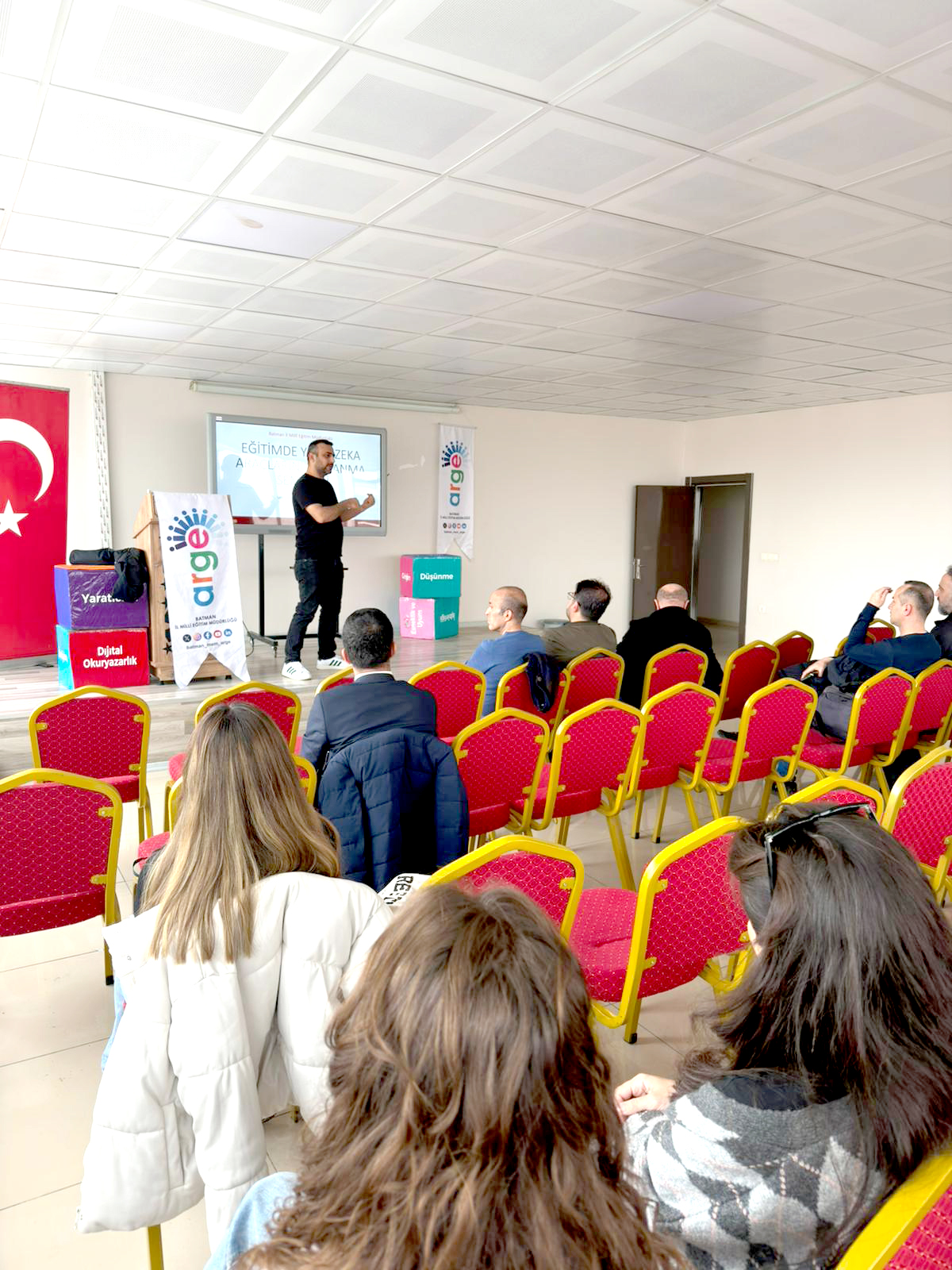 Öğretmenlere Yapay Zekâ Destekli Eğitim