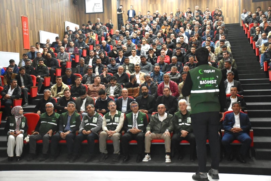 Yeşilay’dan Sason‘da bağımlılıkla mücadelede farkındalık semineri