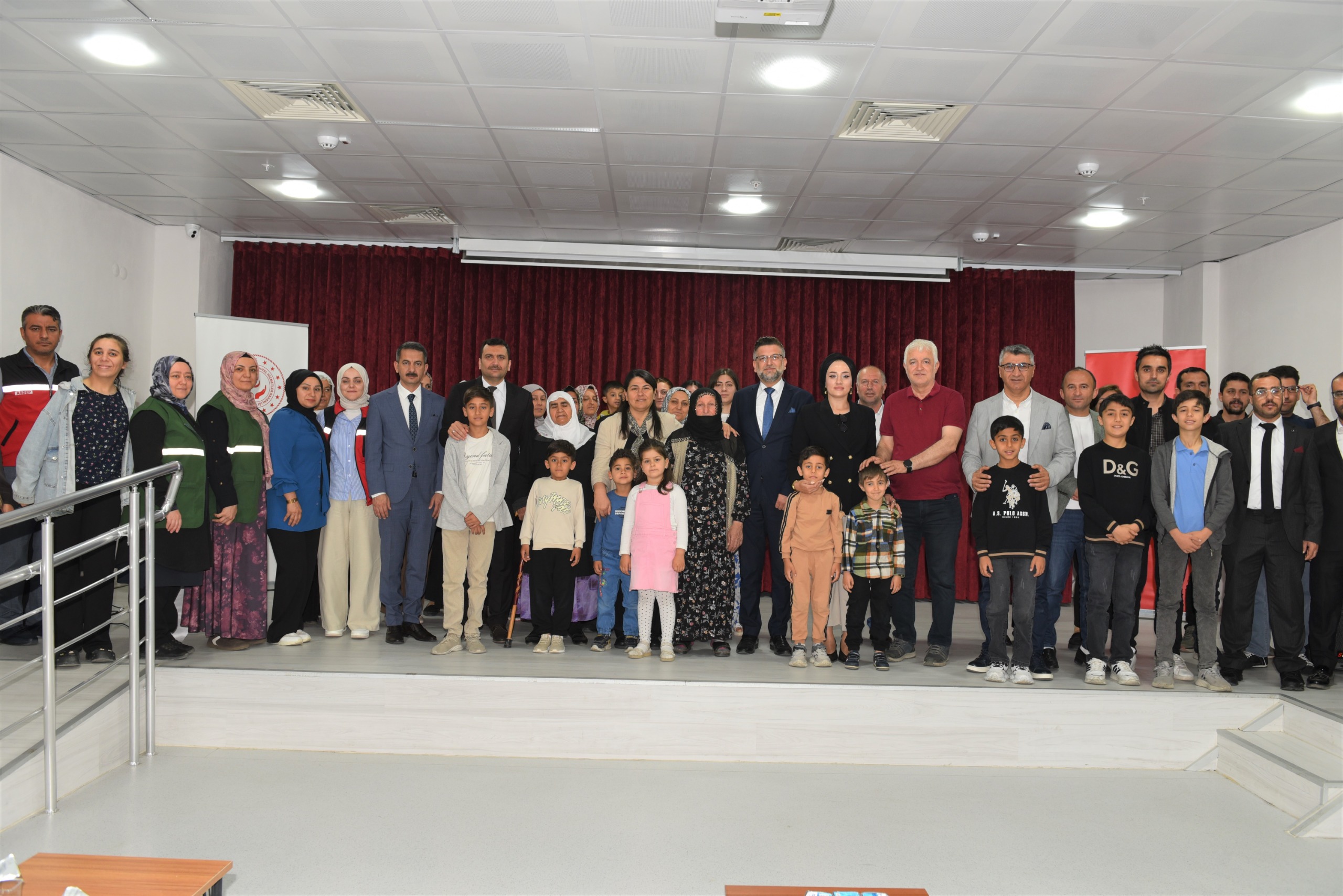 Dr. Ayten Canalp,Milli Aile Haftası Etkinliği Kapsamında Ailelerle Bir Araya Geldi