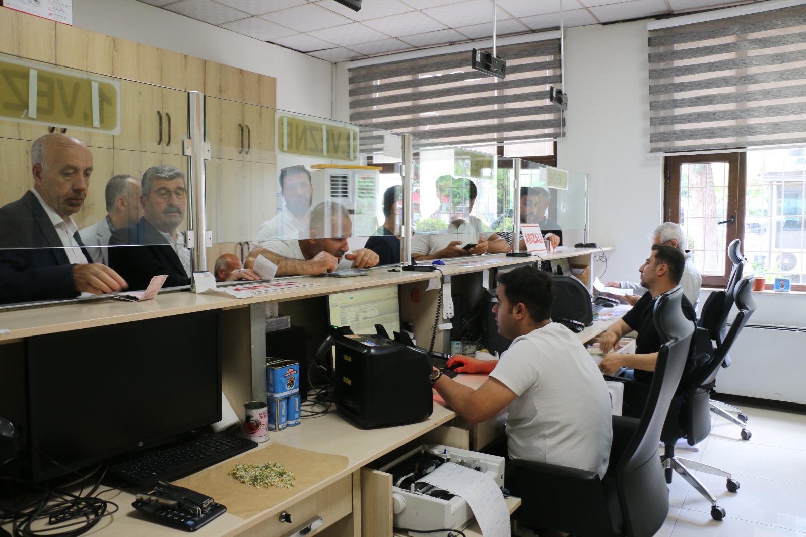 Vatandaşlar Tahsilat Veznelerine Akın Etti