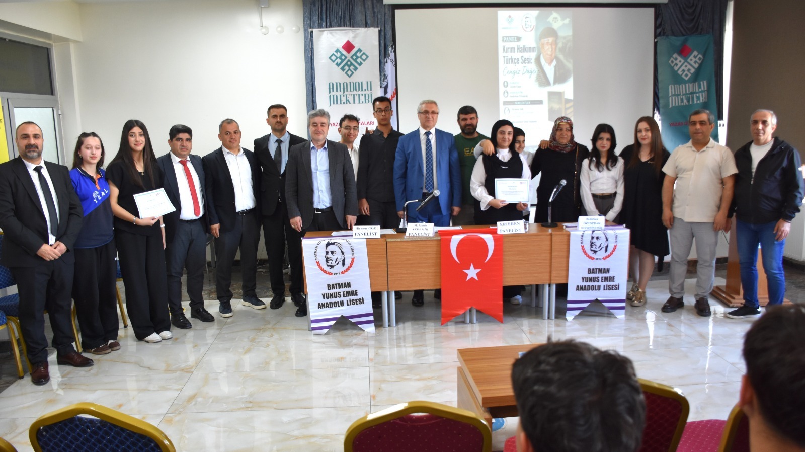 Anadolu Mektebi’nde Cengiz Dağcı Anlatıldı