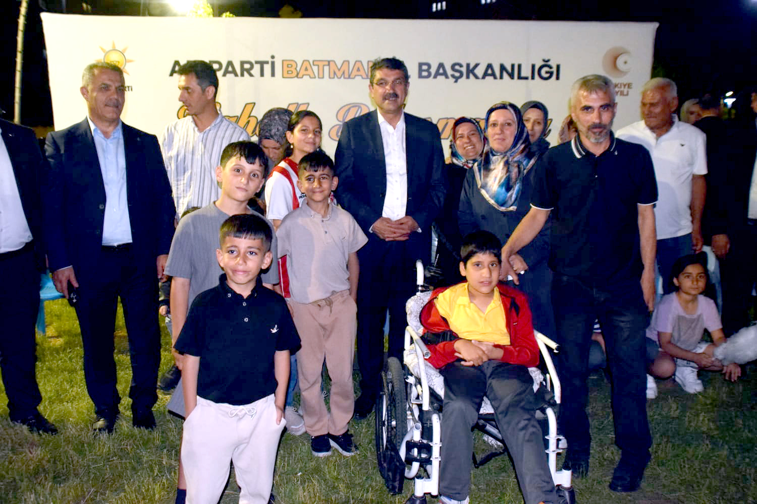 Nasıroğlu Kardelen Mahallesi’nde Vatandaşlarla Bayramlaştı
