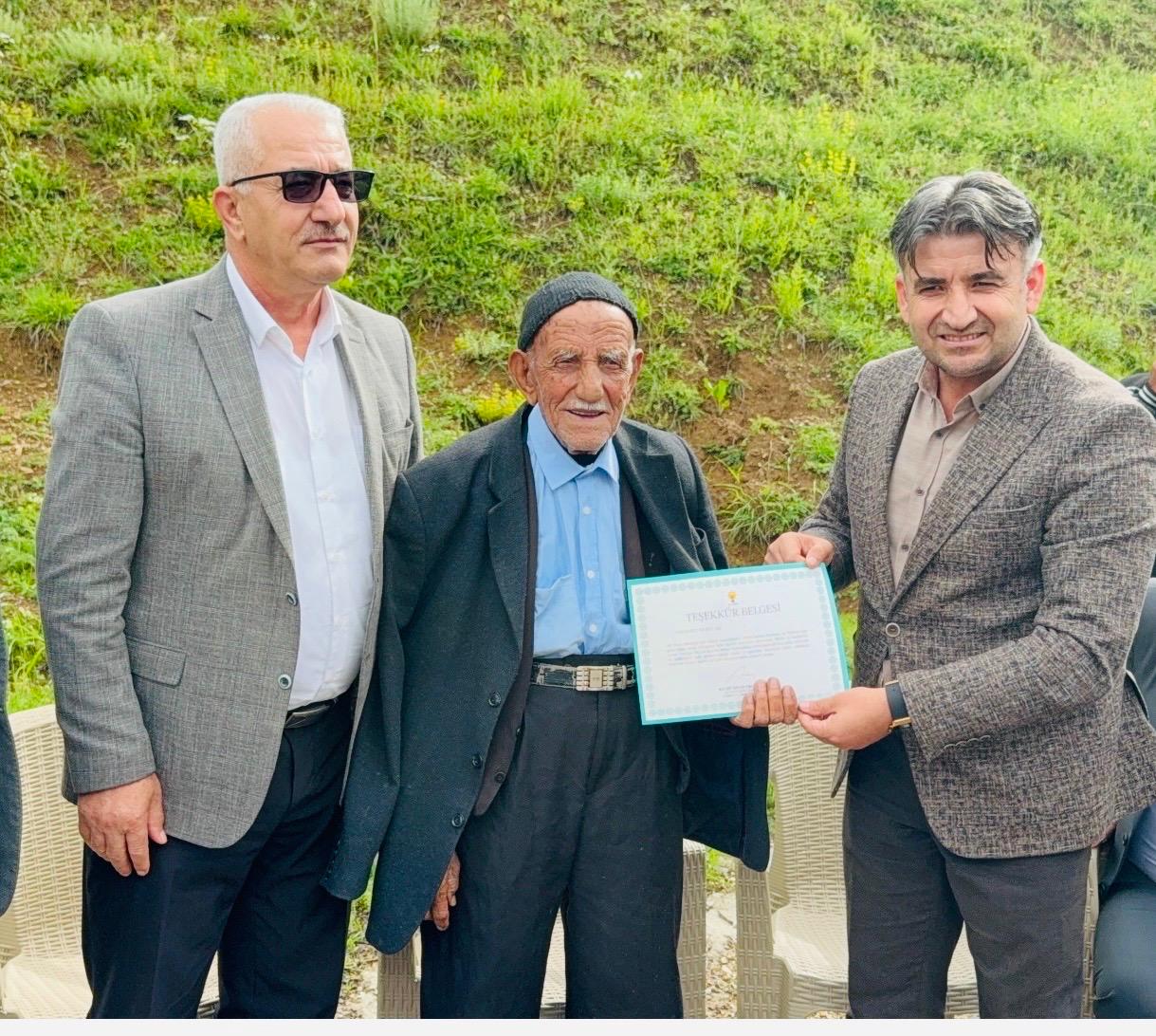 AK Parti’den en yaşlı üyeye vefa ziyareti