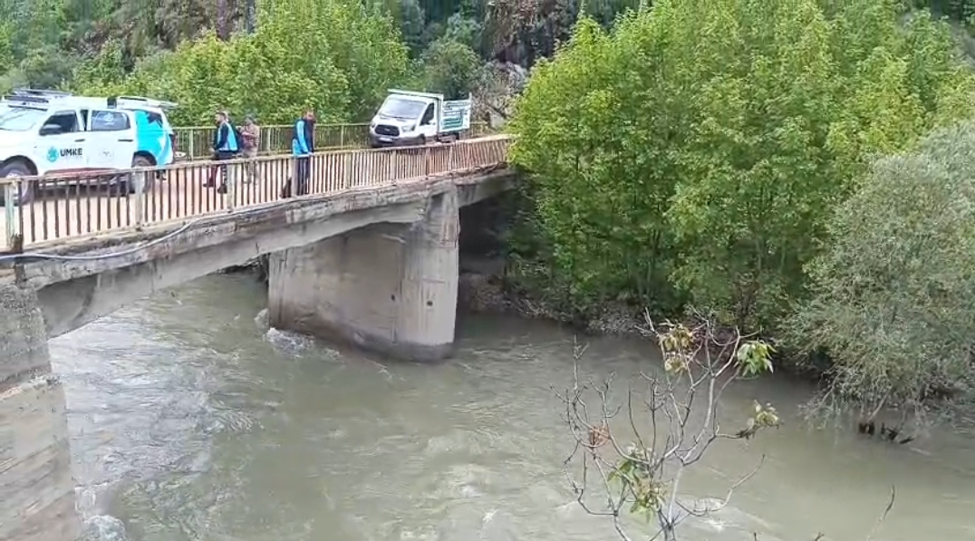 BATMAN İTFAİYESİNDEN MUŞ’TAKİ ARAMA ÇALIŞMALARINA DESTEK
