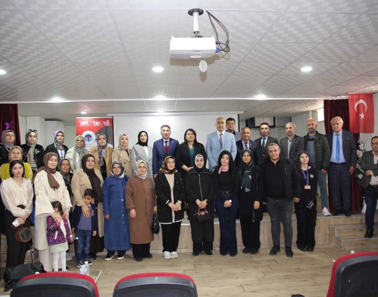 Gültepe Ortaokulu’nda “Dijital Ebeveynlik” Buluşması