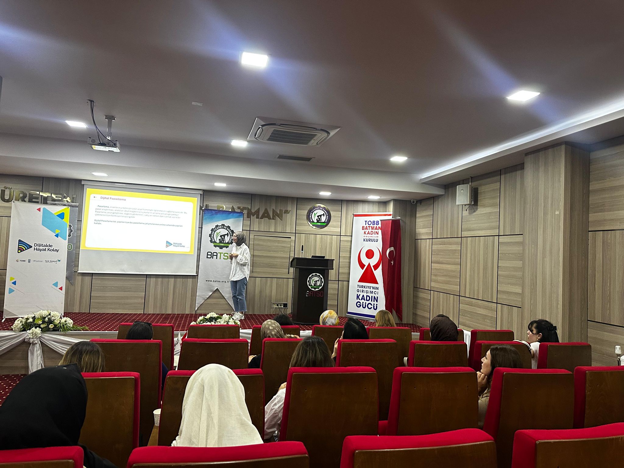 Kadın Girişimcilere E-Ticaret ve Hibe Desteği Semineri