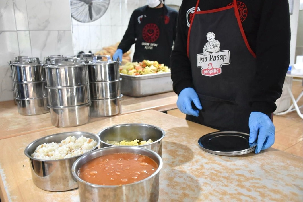 Sason’da Her Gün 523 Kişiye Sıcak Yemek Desteği