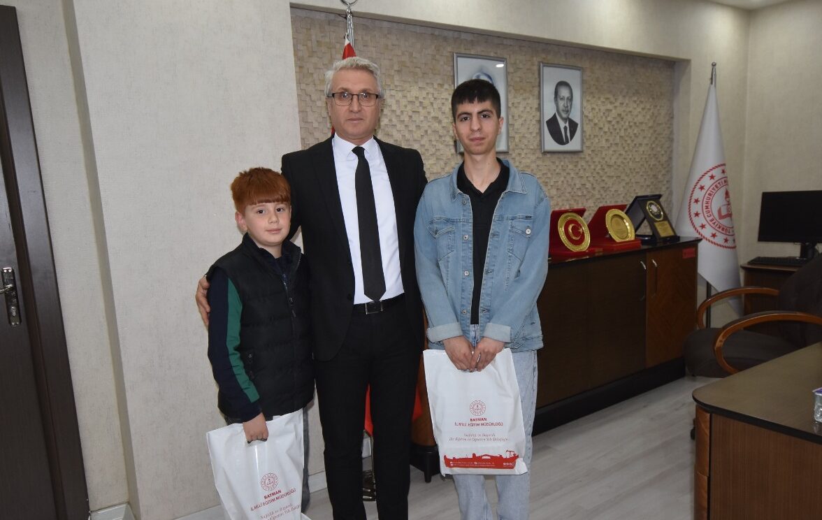 Türkiye Derecesi alan öğrencileri ağırladı