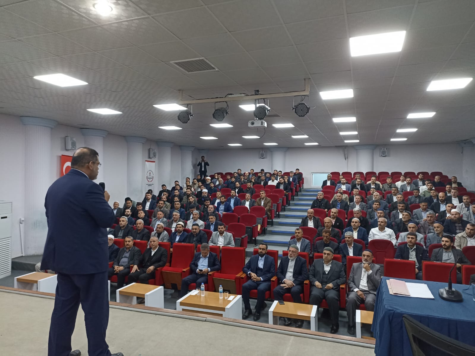 Kozluk’ta Din Görevlilerine Vekâletle Kurban Toplantısı