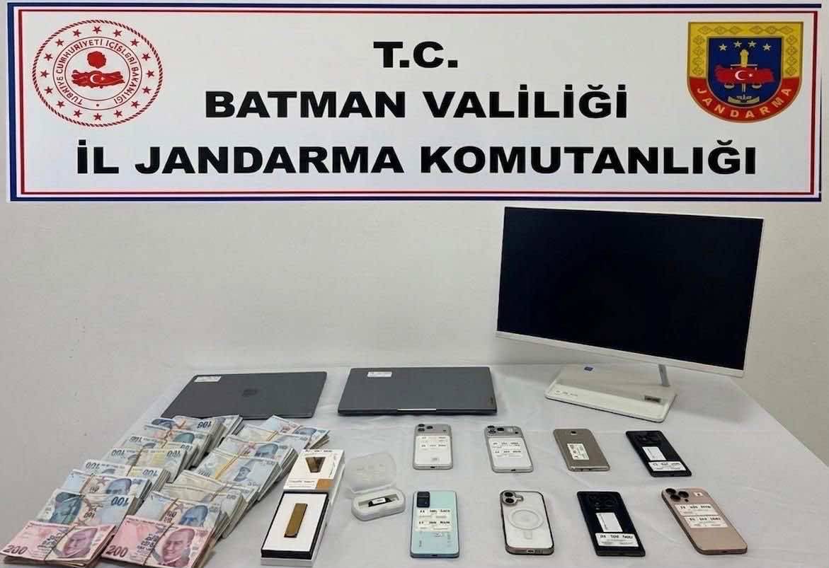 GENÇLERİ AĞINA DÜŞÜREN SİBER ŞEBEKEYE DARBE: 1 AYDA 125 MİLYON TL’LİK VURGUN