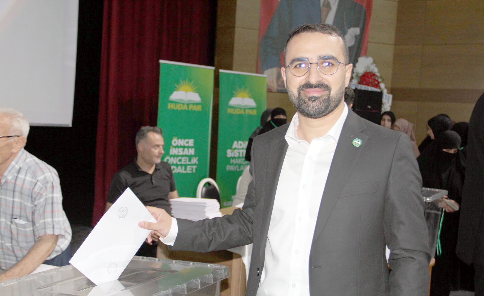 HÜDA PAR’da Altun Yeniden Merkez İle Başkanı Seçildi