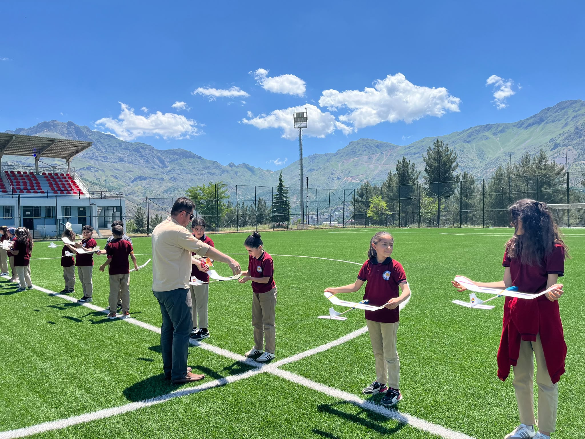Sason’da Model Uçak Atölyesi Geleceğe Kanat Açıyor