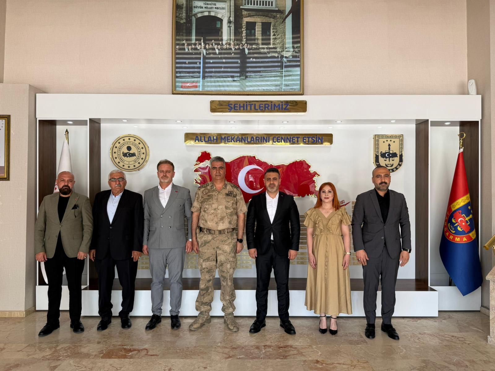 MHP’den İl Jandarma Komutanlığına Anlamlı Ziyaret