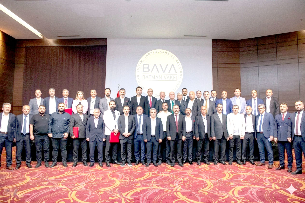 BATMAN VAKFI TANITIM GECESİ YOĞUN KATILIMLA GERÇEKLEŞTİ